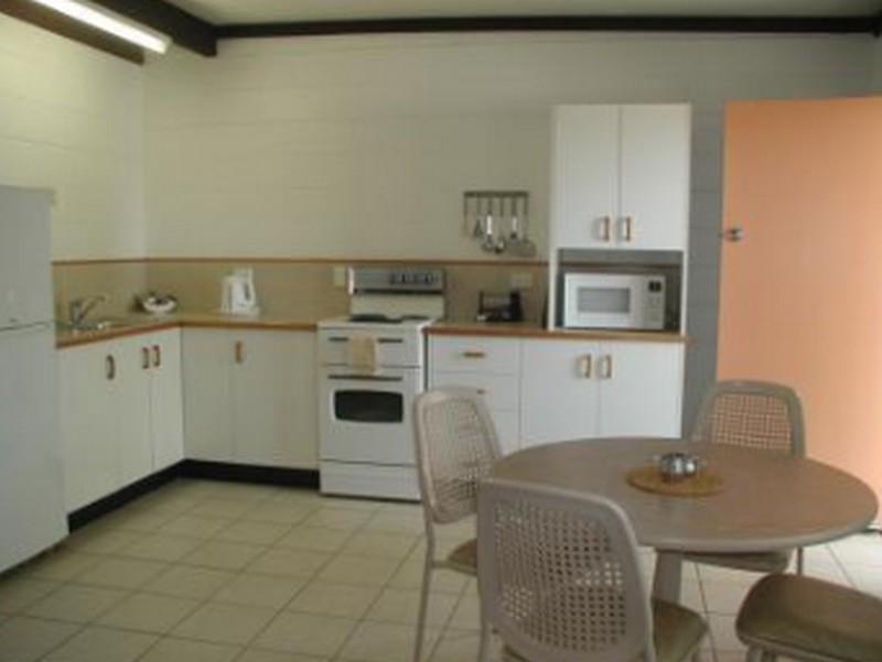 Palm View Holiday Apartments Bowen Kültér fotó